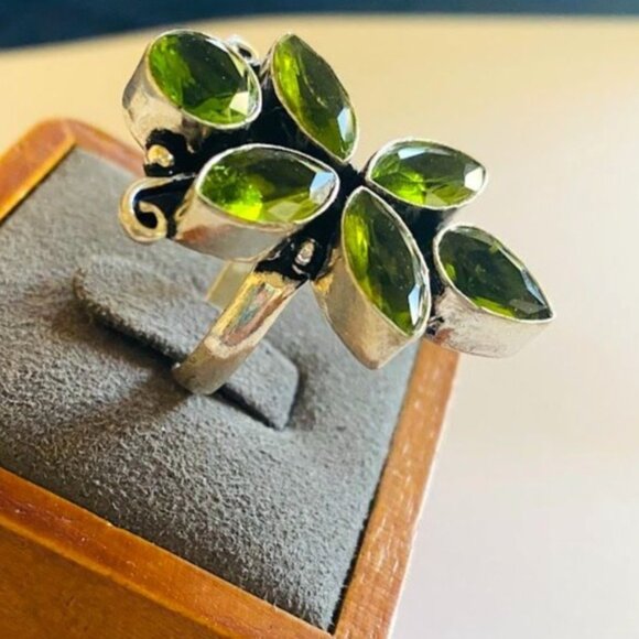 Genuine Peridot 925 Silver Multi-Stone Ring - Size 8.75 - Picture 3 of 5